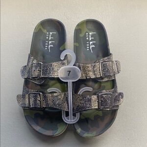 NWT Nicole Miller Camo Crystal Slide